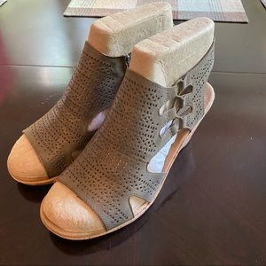 New in Box Rockport Janna Wedges